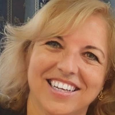 Regidora y portavoz en el Ayuntamiento de Badalona @PSC_Badalona
Diputada. Diputación de Barcelona