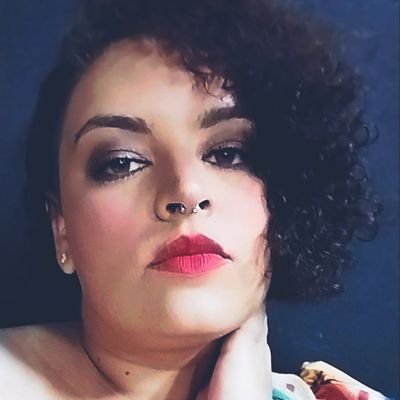 Educada não praticante.
Servidora publica.