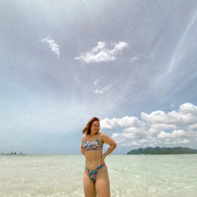 svgicale's profile picture. Yuhh good gurl with dirty memes.