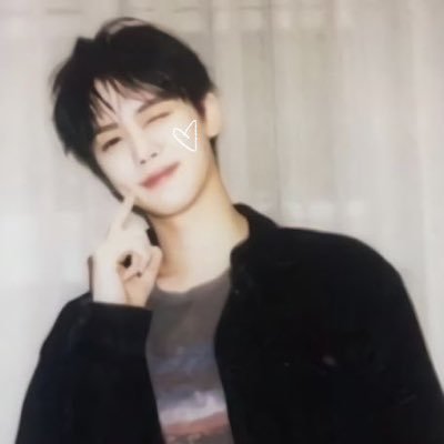 sunsflourish's profile picture. gyuvin lover ʚ♡ɞ