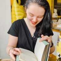Ruth-Anne(@ruthannereads) 's Twitter Profile Photo