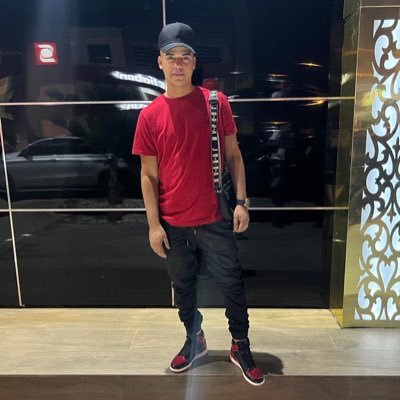 mauri_pinales's profile picture. 