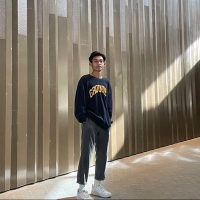 a_zrii's profile picture. dumb 21 yr old