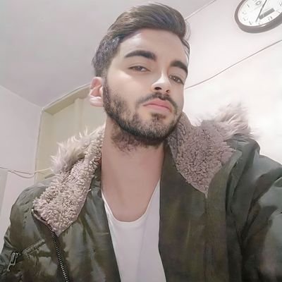 AliKesliX's profile picture. Gözleri gökte olsaydı, yıldızlar da onun yüzünde; utandırırdı yıldızları yanaklarının parlaklığı.
