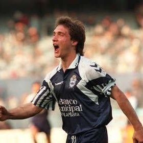 Cuenta dedicada al ídolo indiscutido GUILLERMO BARROS SCHELOTTO. Campeón copa centenario 🏆