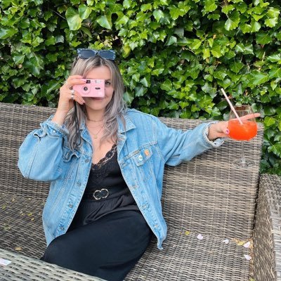 radio, music, writing, most likely napping 🦭@bbcstudios podcast marketing ⚡️ all my own opinions & stunts (she/her)