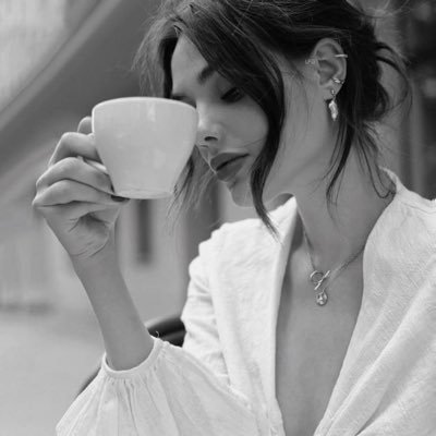 Cam_Cheche's profile picture. Les temps sont durs pour les rêveurs.