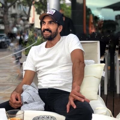 davidecalza's profile picture. Non sono brutto......sono i belli che sono differenti!