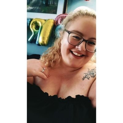 • 29 • bisexual • bbw • in an ENM marriage •
$6 no PPV OnlyFans • custom content •