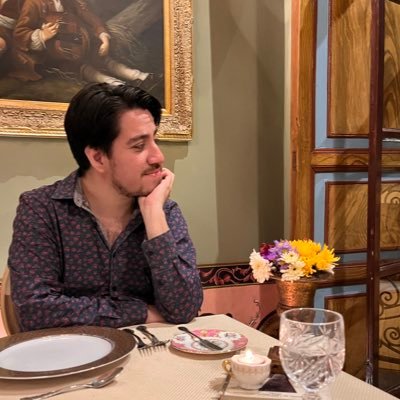 miquueel's profile picture. NELcf. Docente UCSG.