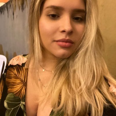 sofb00's profile picture. mamãe da Isis e Piquineia, estudante de odontologia, amo uma cerveja gelada e colecionar bons momentos em boas companhias