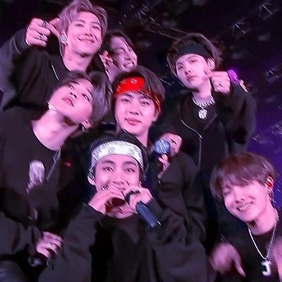 𝗵𝗼𝘀𝗲𝗼𝗸 is the ( 色. ) to my life ! he makes my days colorful and happier 🖐🏻 ♡