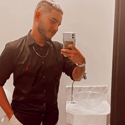 Seja bem-vindo, volte sempre❤️
Capricorniano, 22anos✨
Amante do mundo🚀🌍