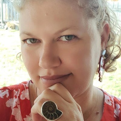 Marine ecology Honours student @IMASUTAS; wife & mum; daily ocean dipper, sewer, geocacher, & bushwalker