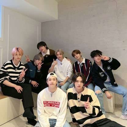 aybi_with_you's profile picture. S T A Y 🧭