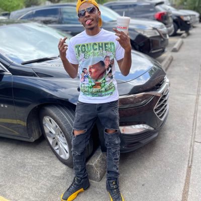 full time mechanic and investor I’m all about my paper 🙏🏽💪🏽💸💵💴💶💷💰