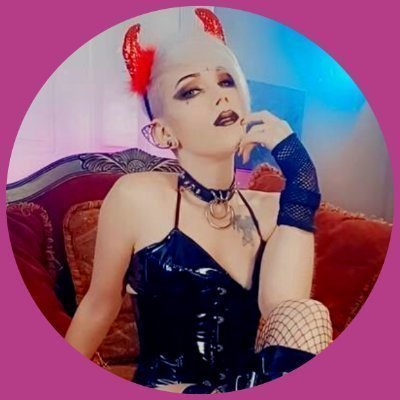 🦇 Witchy Cyberpunk Vampire + Cam Model 🏆 2022 AltPorn Best Gothic Cam Winner + 2023 ZXBIZ Best Fetish Cam Model 🎥 Watch me Live https://t.co/gIGznr3vFd