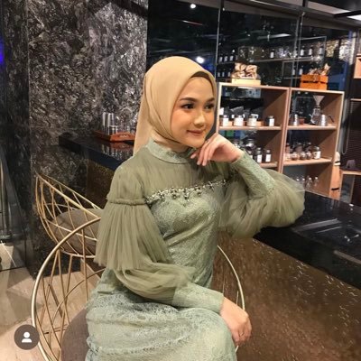 Andinaningtias's profile picture. Mashaallah ✨ Sometimes I do review skincare, treatment, bodycare, stuffs, etc based on my experience || Jastip @andinagaragesale 🛍 My fav @alodiepempek 🤤