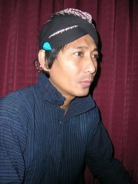 Pak Dirman langsung menolak ketika disebut Pahlawan, ujarnya PAHLAWAN sebenarnya adlh RAKYAT ini yg mendukung perjuangan, tanpanya beliau bukan siapa-siapa..!!!