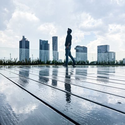 simultaneament3's profile picture. bueno y malo