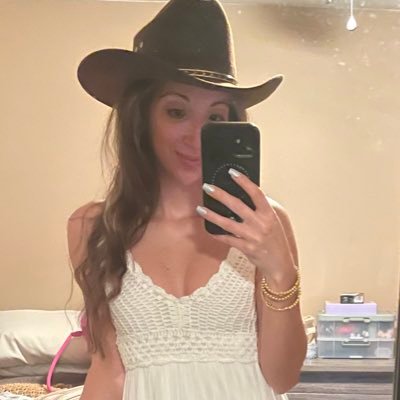 mkaratzias's profile picture. MK and not for Michael Kors.