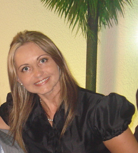 DEUS, o teu DEUS,te ungiu com óleo de alegria (Hb 1:9).
A alegria do SENHOR é a nossa força (Ne 8:10)
Ungida de Deus,Mãe,Feliz, Apaixonada,Assist Social.