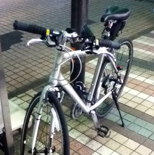 nomcd3's profile picture. 2011年11月、クロスバイクを購入したので大学4年最後の記念に走行日記をつけていきます。自転車は初心者にちょうどよさそうだったGIANT ESCAPE R3 です。大学まで往復50kmを通学しようと思ってましたが、股痛に悩まされています。