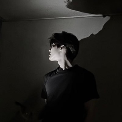 lingchenjj's profile picture. 