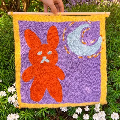 hi there, i'm penelope! sleepy, queer, aries artist handmaking punch needle rugs, wall hangings & more 💛 commissions are open! sister brand of @clammyheart 🧺