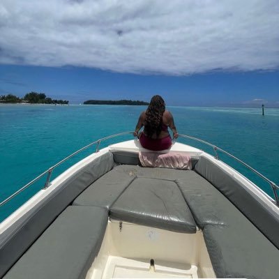 znaiel_'s profile picture. 