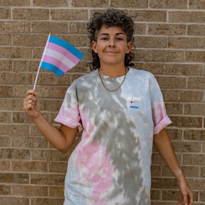 🥏#23 @atxtorch. @CertifiedFSC trainer. Middle school S&C ⚽️🏀🏐🥏🏈 Coach & PE 🏳️🌈 Women’s sports fanatic ::: Fighting for equity🌈