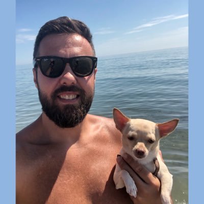 nicojugon8's profile picture. Me gusta el deporte en general, soy Madridista hasta la médula porque mi padre así me lo trasmitió y también de Jose Mourinho. 💜🤍💜 Vivir es urgente