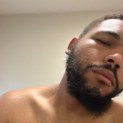 32M, a little chubby. a big pervert.