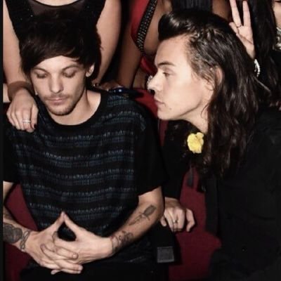 lesbian but in love with Louis Tomlinson.                        
'little freak' enthusiast &protector 🫶                              
(no gendered terms pls)