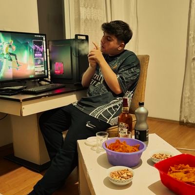 Ahmet_106300's profile picture. 