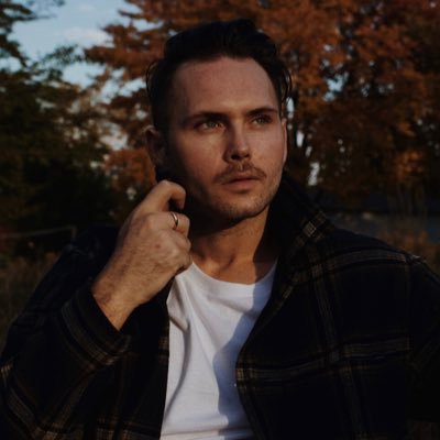 OHMYGAWDJ0HNNY's profile picture. 