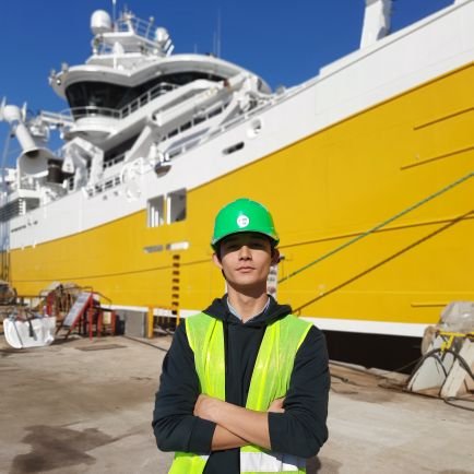 Gemi İnşaatı ve Gemi Makineleri Mühendisliği öğrencisi  |  Naval Architecture and Marine Engineering student