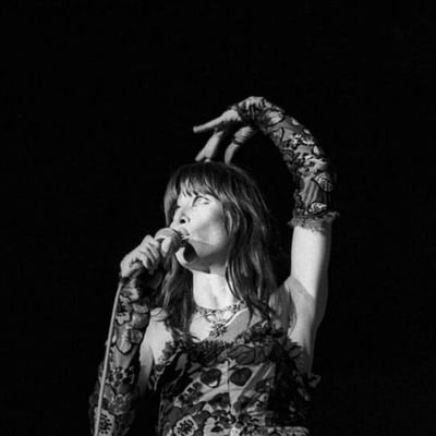 divada1d's profile picture. Ai de mim, que sou romântica.