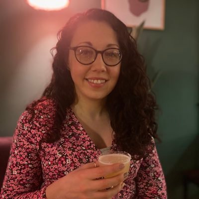 Music teacher from Staffordshire. Wife, mum and cat owner! Interested in music, books, theatre, travel and eating out. All opinions my own