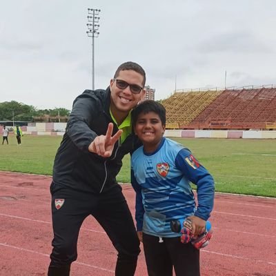 Político 🇻🇪
Presidente del Aragua FC 💛❤️
Hijo de Nacho y María
Revolucionario, chavista y antiimperialista
Instagram: @Luiyerbarreto
Facebook: Luiyer Barreto