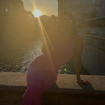 sinemmzaman's profile picture. ☽