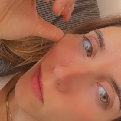 teresawr_'s profile picture. yet another Homo Sapiens on Twitter