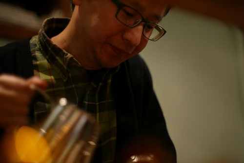 머무는 곳:성북동 Coffee/종로구 서린동136 무역보험공사 B1/직업 사진가/로스터(Roaster)/이 커피를 어떻게 로스팅해야 더 맛있을까 늘 고민중!