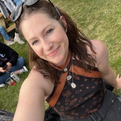 marissalaschi's profile picture. music and such - she/her - 30 - LA