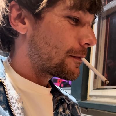 micatienedown's profile picture. 💋☹️😐🥰☹️💋