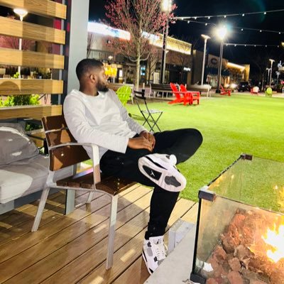 dlahai826's profile picture. 