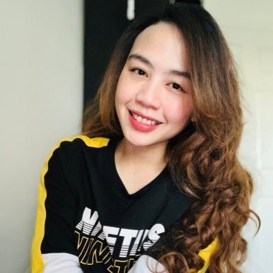 bassist/nurse/mom/Fil/drinker/smoker/makeupcollector/singer