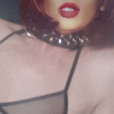 ⚧️🔞La Direttora
✨️Direttore di banca di giorno e puttana di notte! 💦 🔞