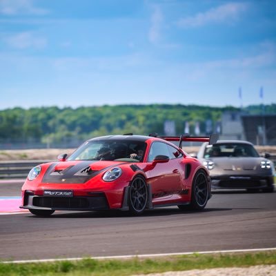 🚘prodejce Porsche https://t.co/EdA3kRBAw5