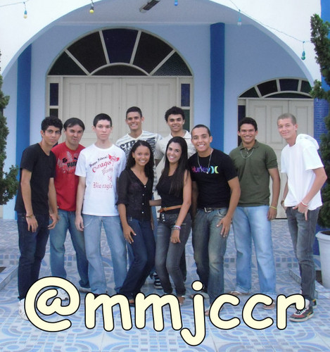 Esse é o Nosso Twitter Oficial aonde vocês tem noticias nossas , locais de shows e etc.